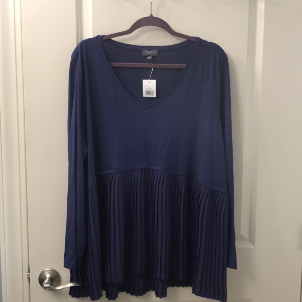 THE LIMITED COLLECTION top. Size 1X. NWT.